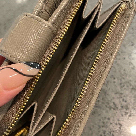 Authentic Prada Small Saffiano Wallet with box - Picture 8 of 8